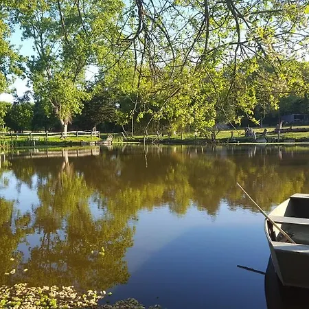 Domaine De L'etanchet Hotel