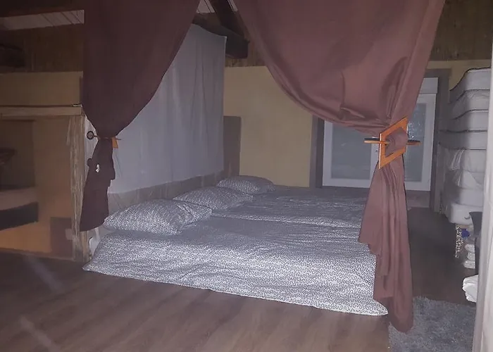 Domaine De L'etanchet Hotel