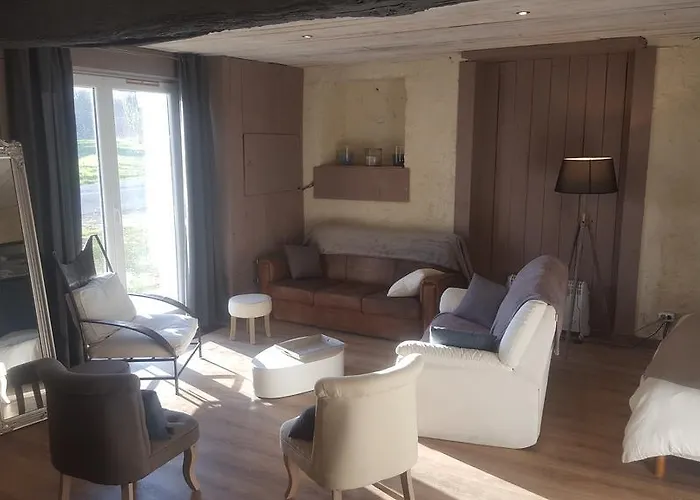 Domaine De L'etanchet Hotel *