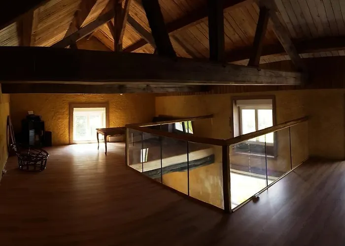 Domaine De L'etanchet Hotel *