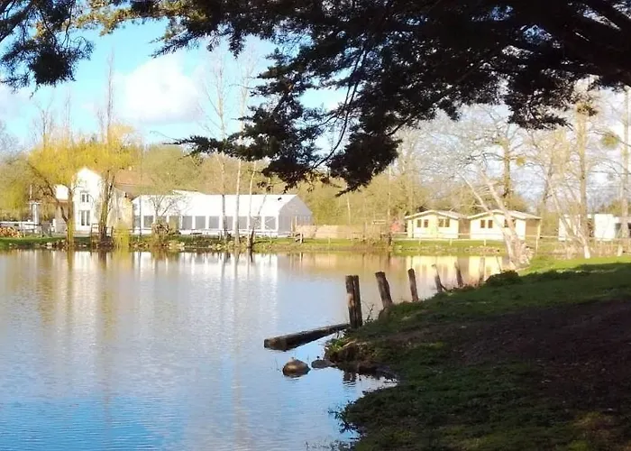 Domaine De L'etanchet *